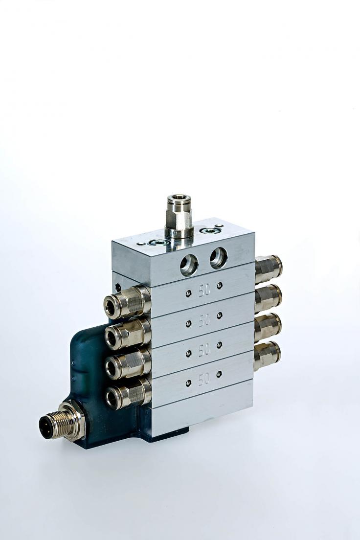 progressive distributor with monitoring 8 outlets